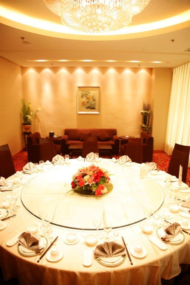 Dalian Bolt Hotel Екстериор снимка